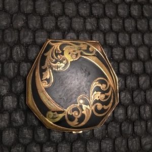 Beautiful vintage more likely antique compact - cleaned, restored.